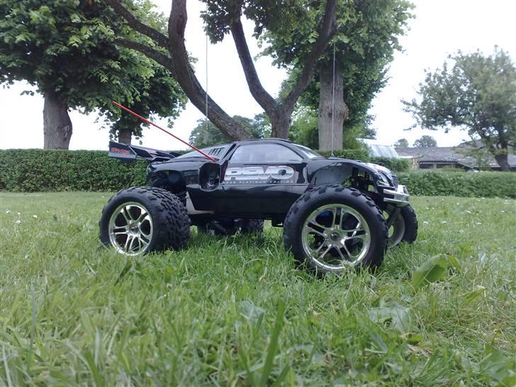 Bil Revo 3.3 billede 2