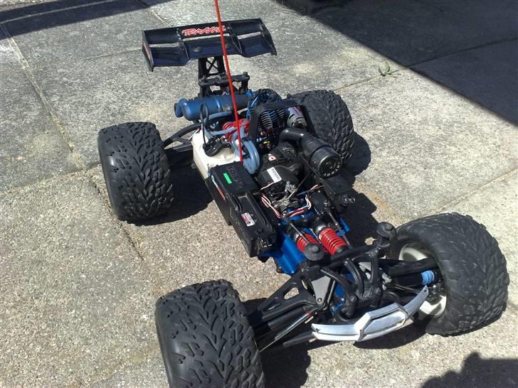 Bil Revo 3.3 billede 15