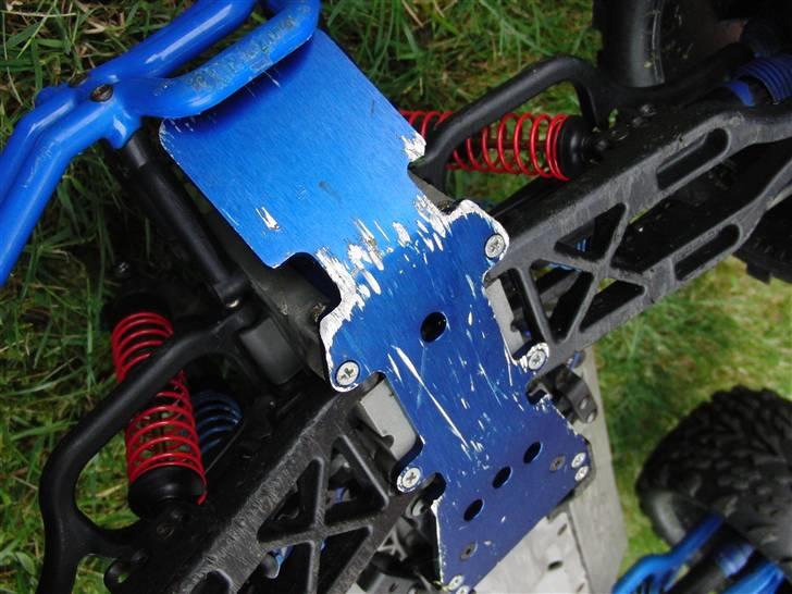 Bil E-Maxx - Alu skid plates. Det er noget der holder! billede 11