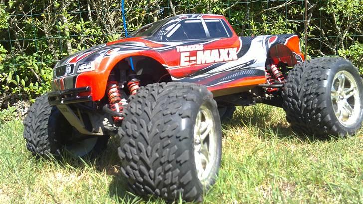 Truck E-maxx brushless *SOLGT* billede 1