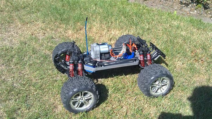 Truck E-maxx brushless *SOLGT* billede 7
