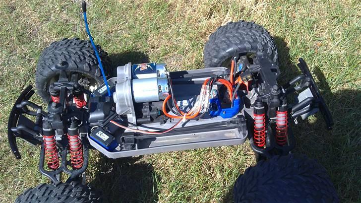 Truck E-maxx brushless *SOLGT* billede 8