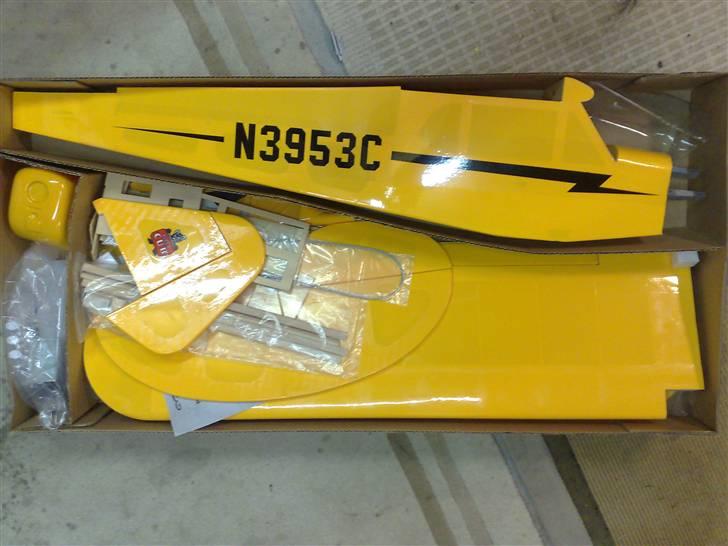 Fly JP PIPER CUB J3 R.I.P - Sådan kom den i kassen så små 15-20 timer efter var den samlet og klar til at komme i luften billede 2