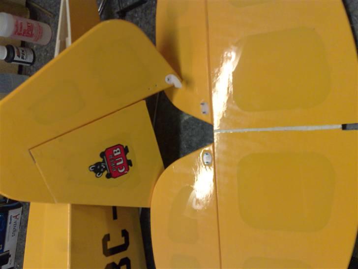 Fly JP PIPER CUB J3 R.I.P - Ved at lime haleror på med 6-minute epoxy billede 3