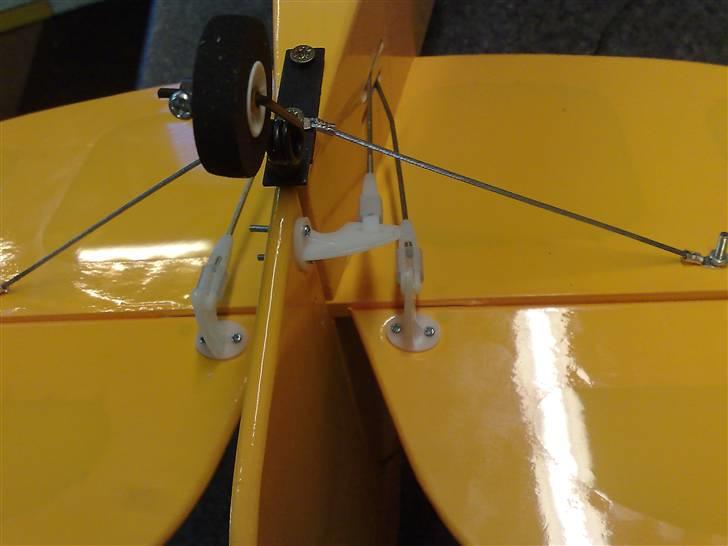 Fly JP PIPER CUB J3 R.I.P - Hale hjul lavet at det sidder fast på halen billede 7