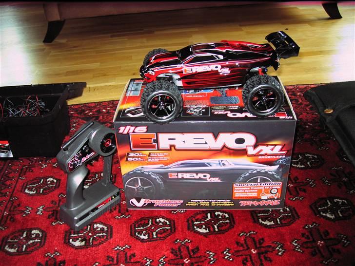 Truck Traxxas E-revo 1/16 VXL - helt ny lige kommet ud af kassen  billede 1