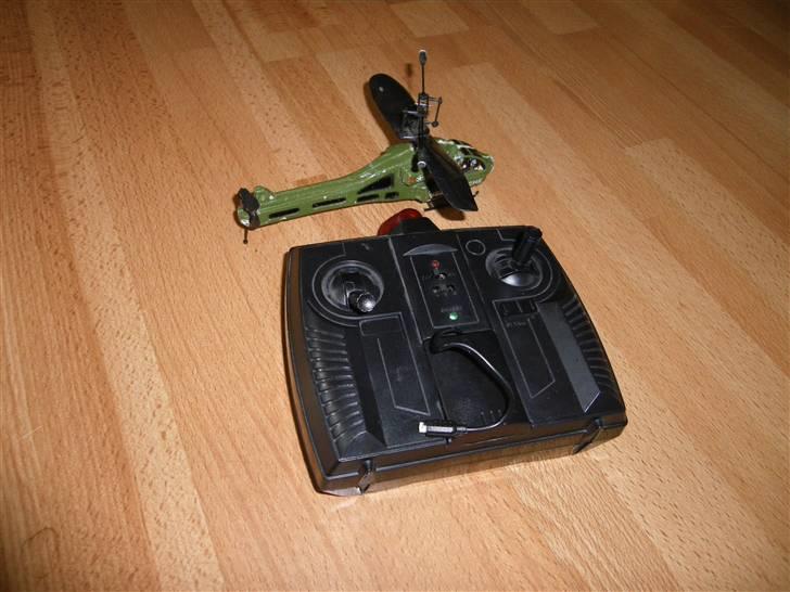 Helikopter picooz apache mini heli billede 1