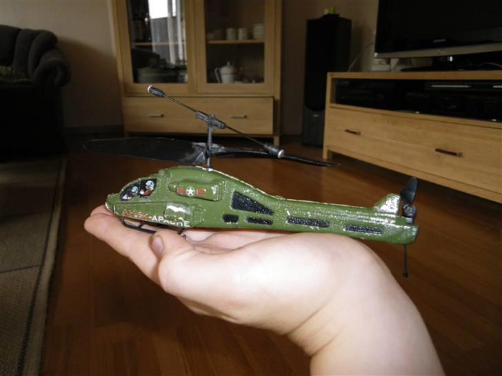Helikopter picooz apache mini heli billede 6