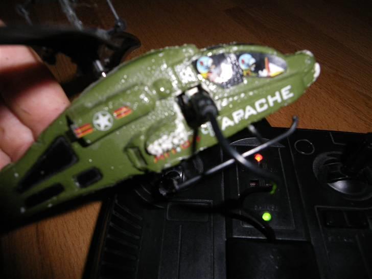 Helikopter picooz apache mini heli billede 7