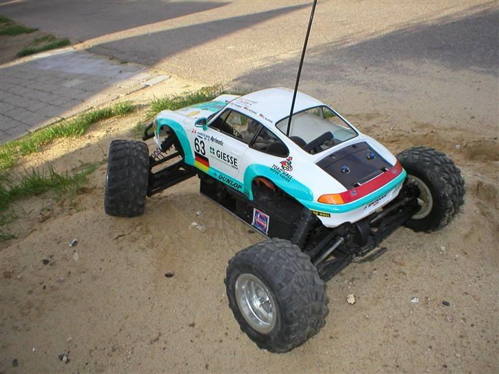 Bil HPI MT2 G3.0! - har været nød til at pille spoileren af, ellers kunne karossen ikke sættes på. :( billede 20