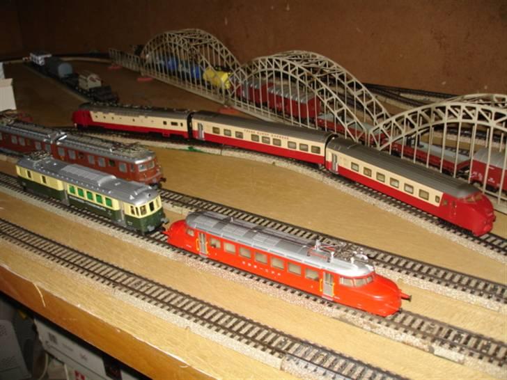Tog Märklin - Roter Pfeil SBB,Tee i Baggrund og de to Hager. billede 16