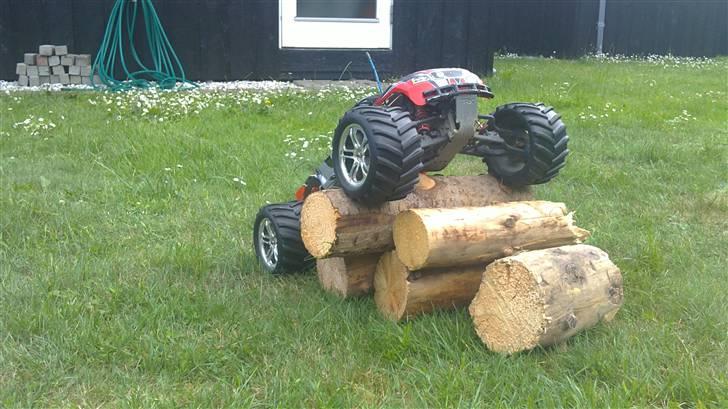 Truck E-maxx brushless *SOLGT* billede 13