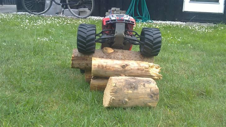 Truck E-maxx brushless *SOLGT* billede 14