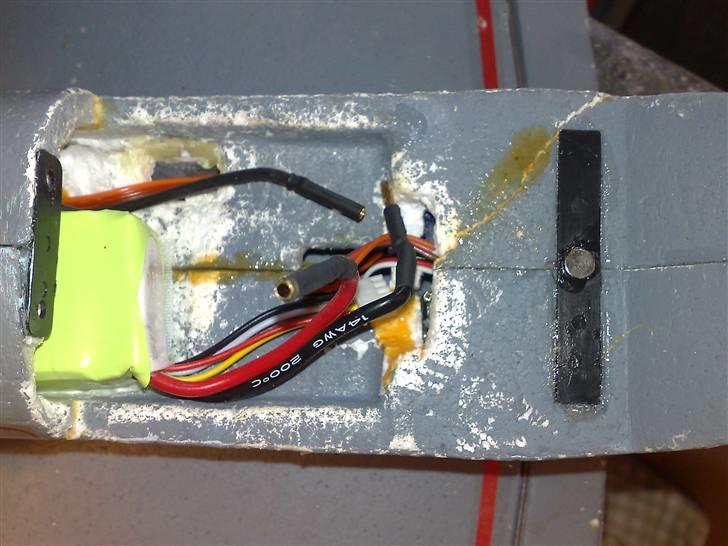 Fly Messerschmitt Bf-109F RIP - Flyver med 1300 mAmp er til ca 15-20 min flyvning billede 5