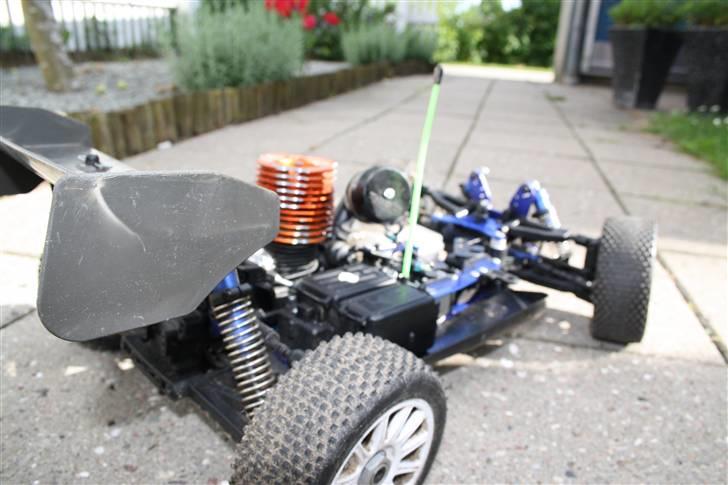 Buggy Off-Roader Kyosho Inferno - Der kommer billeder med karosseri sener billede 1