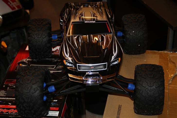 Off-Roader Traxxas - Revo 3.3 billede 2