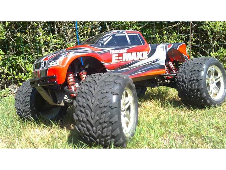 Truck E-maxx brushless *SOLGT* billede 1