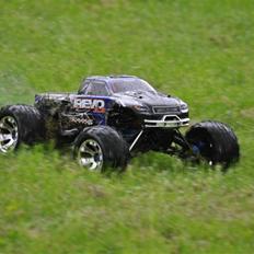 Off-Roader Traxxas Revo 3,3 09'