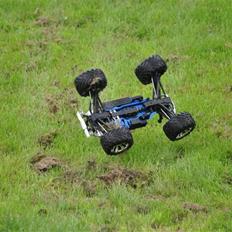 Off-Roader Traxxas Revo 3,3 09'