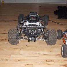 Off-Roader HPI baja 5B