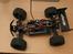 Off-Roader Stealth X09 Truggy Brushl - Bilen set lidt fra oven uden karossen, hvor man kan se die ganzen electronikken