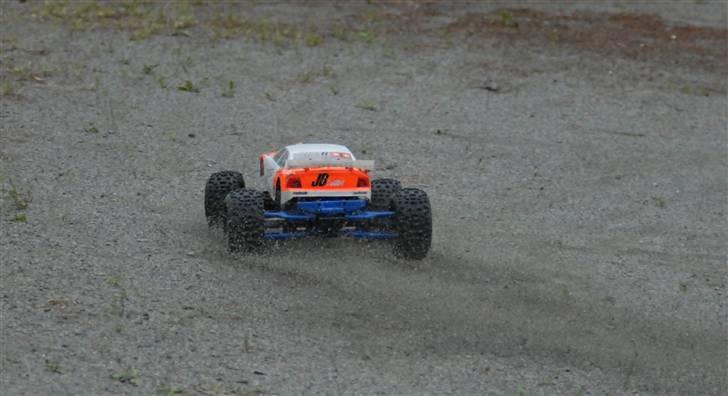 Bil E-Maxx - Eat my dust! See you around billede 20