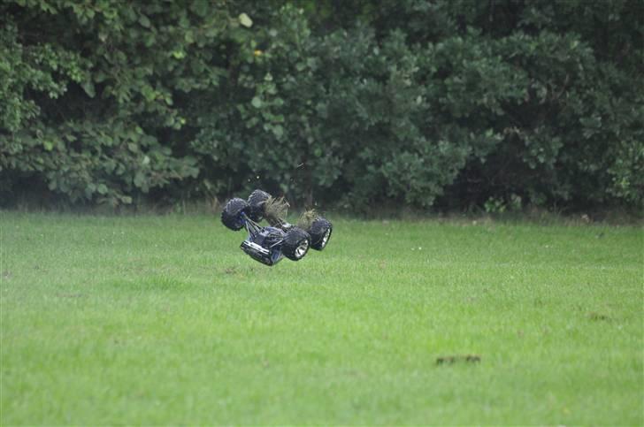 Off-Roader Traxxas Revo 3,3 09' billede 2