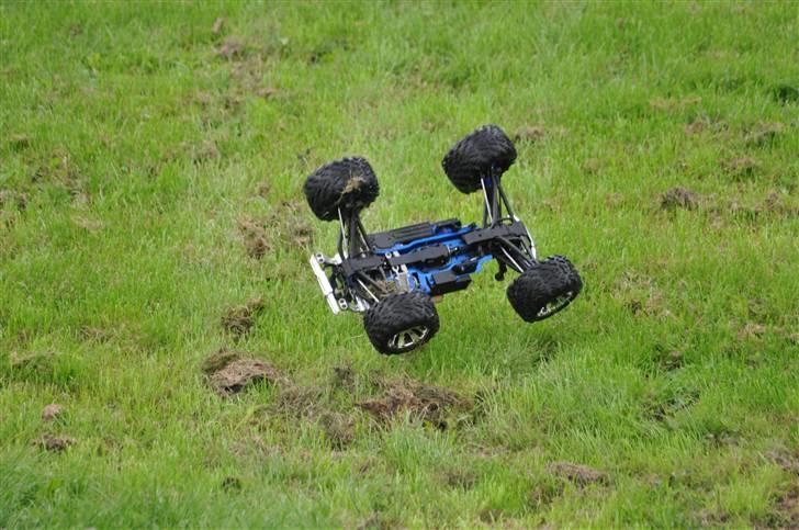 Off-Roader Traxxas Revo 3,3 09' billede 3