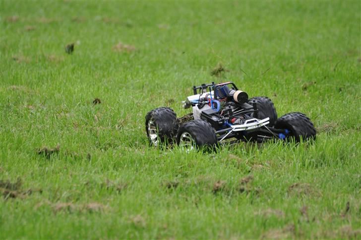 Off-Roader Traxxas Revo 3,3 09' billede 4