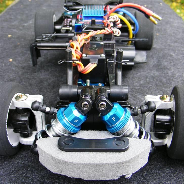 Bil Tamiya M04 - De fine 3Racing støddæmpere, og alu C-hubs billede 8