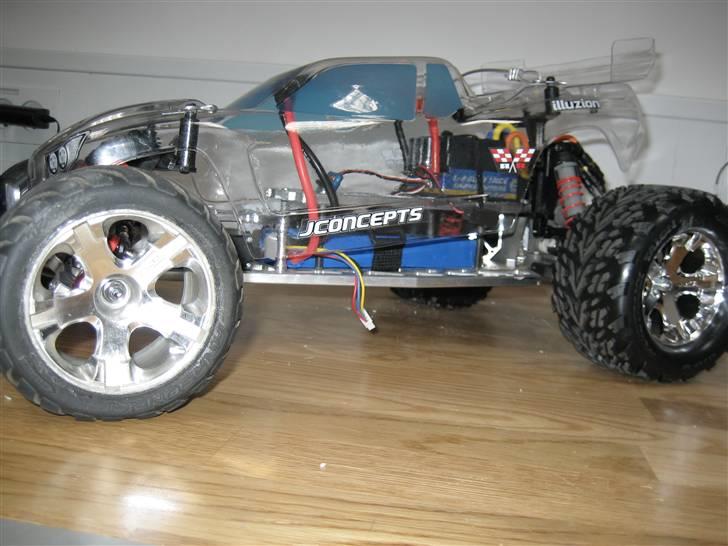 Buggy Traxxas Hustler BYTTET - syntes den er sjov gennemsigtig billede 11