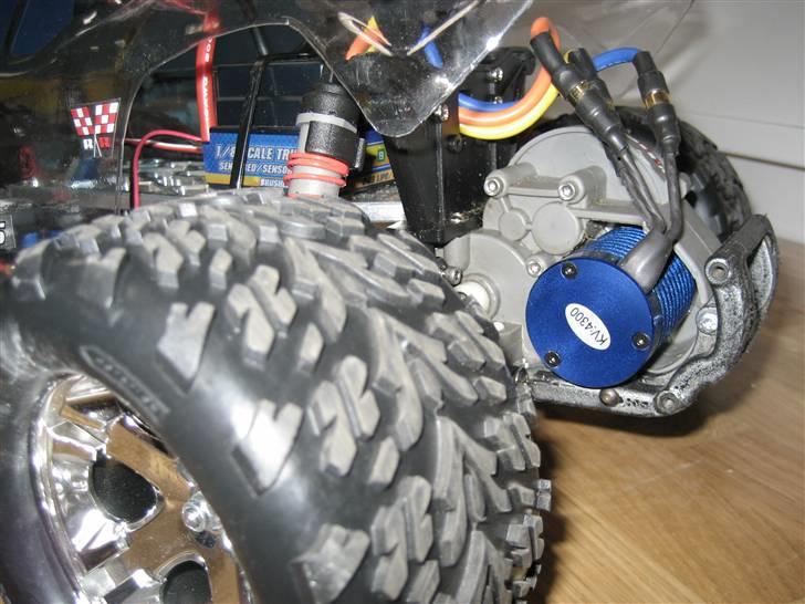 Buggy Traxxas Hustler BYTTET - Stampede baghjul og Ezrun 4300KV motor billede 12
