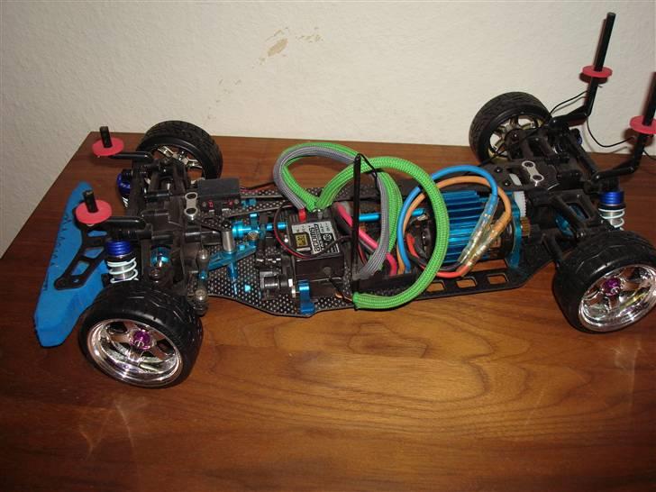 Bil Tamiya TT01D Weld Solgt - Damn hvad er det på væggen?  billede 11