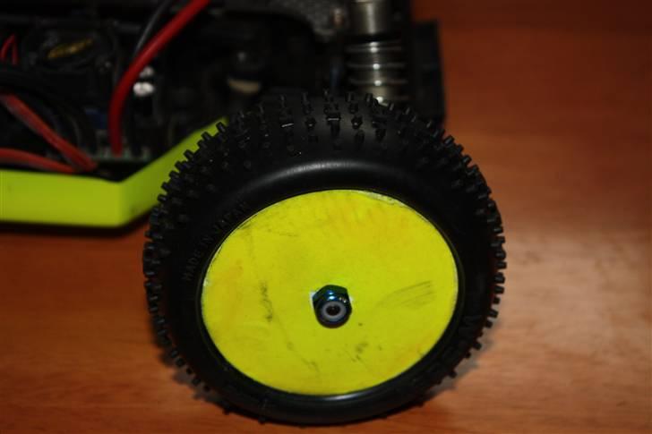 Buggy B44 Factory Team - Forhjul billede 5