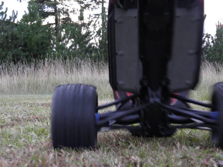 Off-Roader E-Revo solgt - Det var tet på at det kamara blev joret kom med fuld fart og bremsede :) billede 16