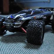 Off-Roader traxxas e-revo vxl 