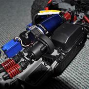 Off-Roader traxxas e-revo vxl 