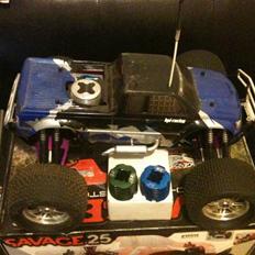 Off-Roader HPI savage 25