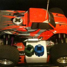 Off-Roader HPI savage 25
