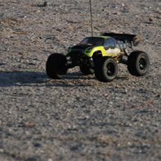 Off-Roader Stealth X09 Truggy Brushl