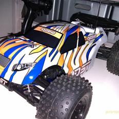 Bil Kyosho DST - Truggy