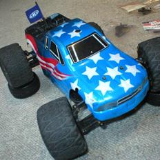 Truck Team Associated RC18MT