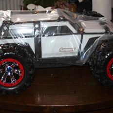 Off-Roader Traxxas Summit