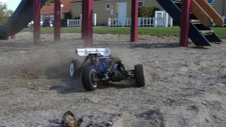 Buggy Xray 808 (E) Converteret billede 13