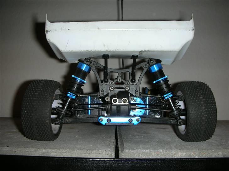 Buggy LRP S10 Blast BX - Det du kommer til at se mest af på bilen ;) billede 8