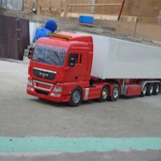 Lastbiler M.A.N TGX i stumper og stykker