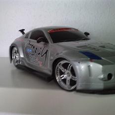 Bil nissan race-tin