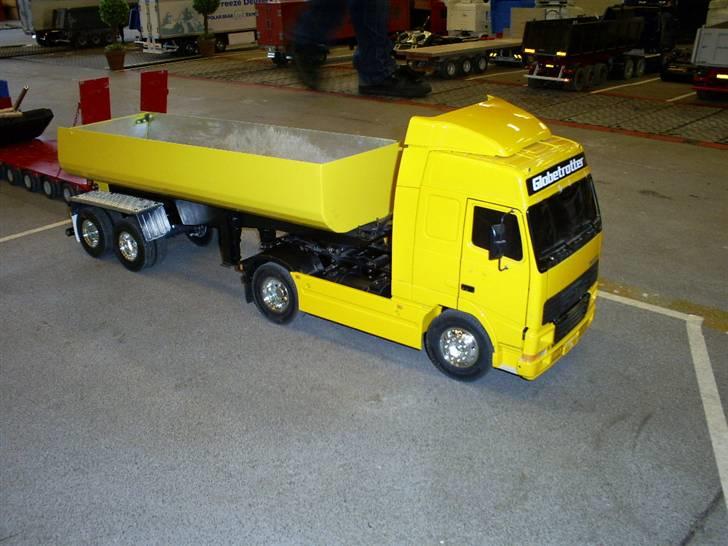 Lastbiler Tamiya Volvo FH12 (SOLGT) billede 3