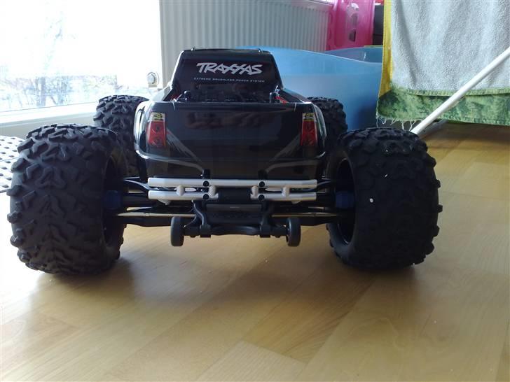 Off-Roader E-Maxx Brushless Edition billede 7