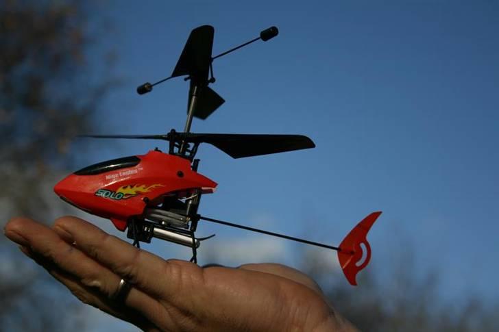 Helikopter "Solo" Nine Eagle billede 1
